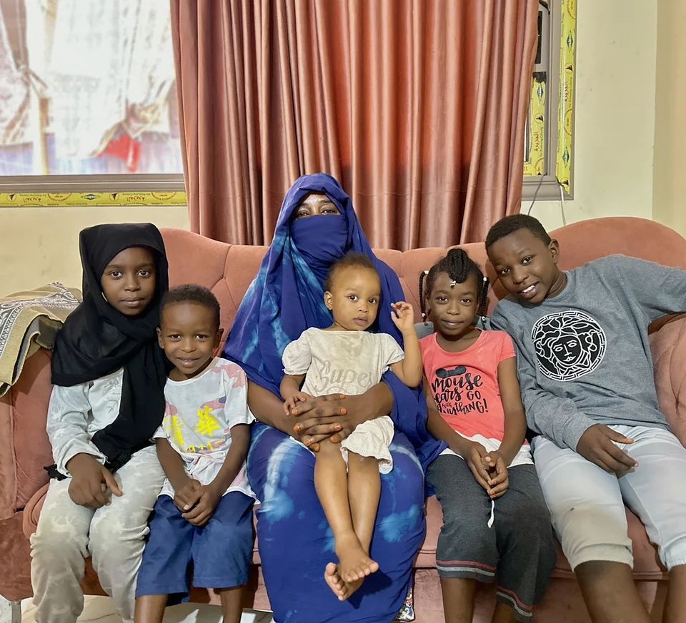 CH1817220-Manal-and-her-five-children-in-Cairo-Egypt-after-fleeing-the-fighting-in-Sudan.aspx%3Fwidth%3D1200%26height%3D1091%26ext%3D.jpg.webp