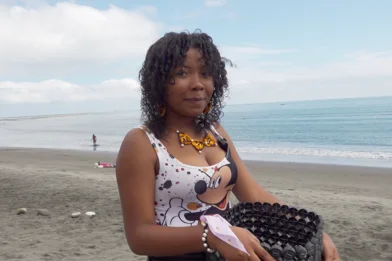 CH1702694-Shorely-16-collects-plastic-from-the-beach-with-her-mother-in-Southwest-Colombia CH1702694-Shorely-16-collects-plastic-from-the-beach-with-her-mother-in-Southwest-Colombia