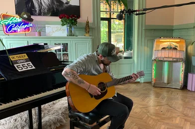 Waylon-555live.jpg Waylon-555live.jpg
