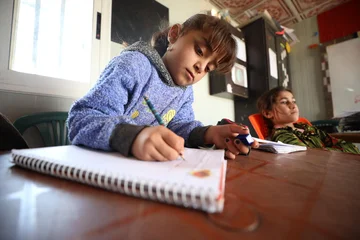ch1805850-sanaa-8-during-a-class-in-save-the-children-s-school-in-a-displacement-camp-in-north-east-syria-1.jpg